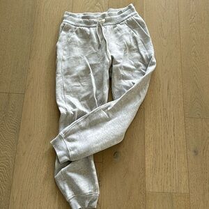 Lululemon Scuba high rise jogger sweatpants gray size 6